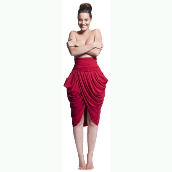 Maternity Friendly Red Convertible Jersey Dress - Picture 3 of 3